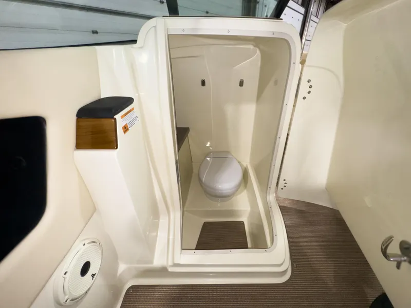 Slide: The Image of Chris-Craft Calypso 28 - 11