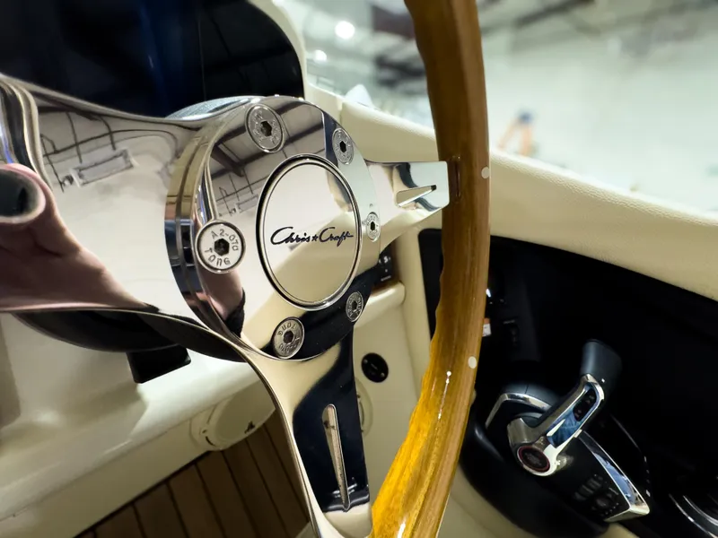 Slide: The Image of Chris-Craft Calypso 28 - 13