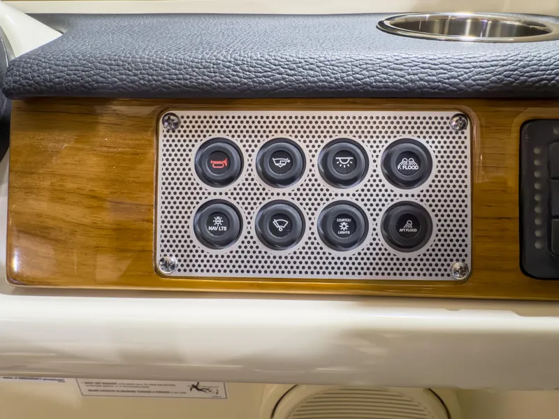 Slide: The Image of Chris-Craft Calypso 28 - 14