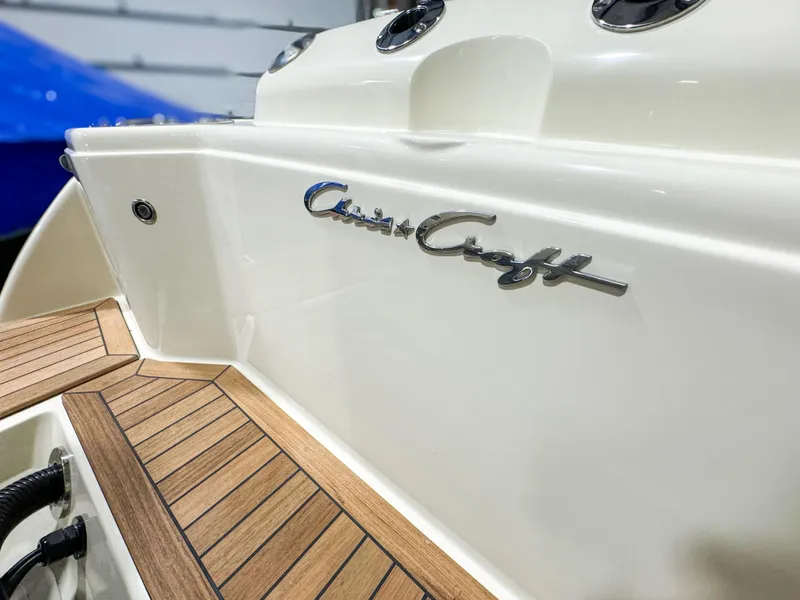 Slide: The Image of Chris-Craft Calypso 28 - 15