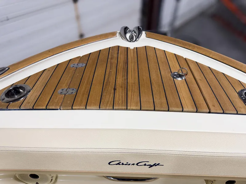 Slide: The Image of Chris-Craft Calypso 28 - 23