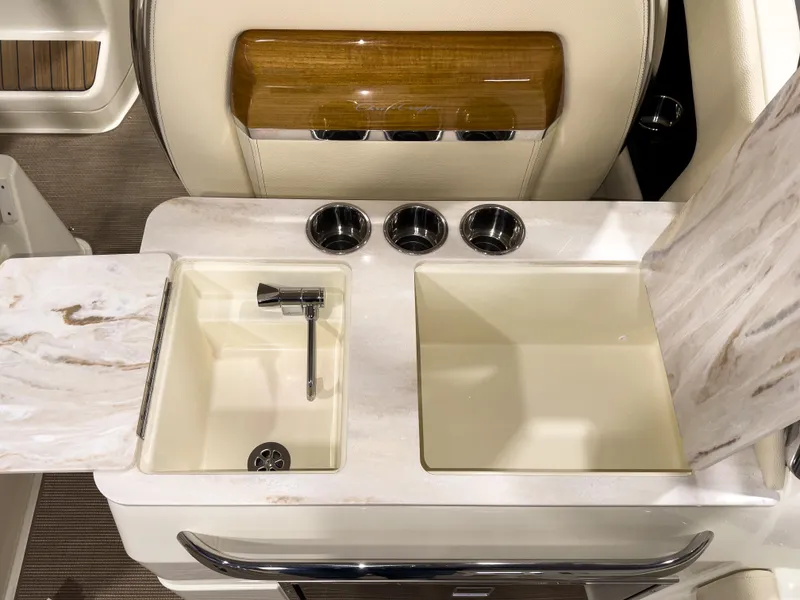 Slide: The Image of Chris-Craft Calypso 28 - 6