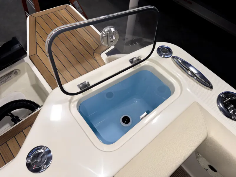 Slide: The Image of Chris-Craft Calypso 28 - 7