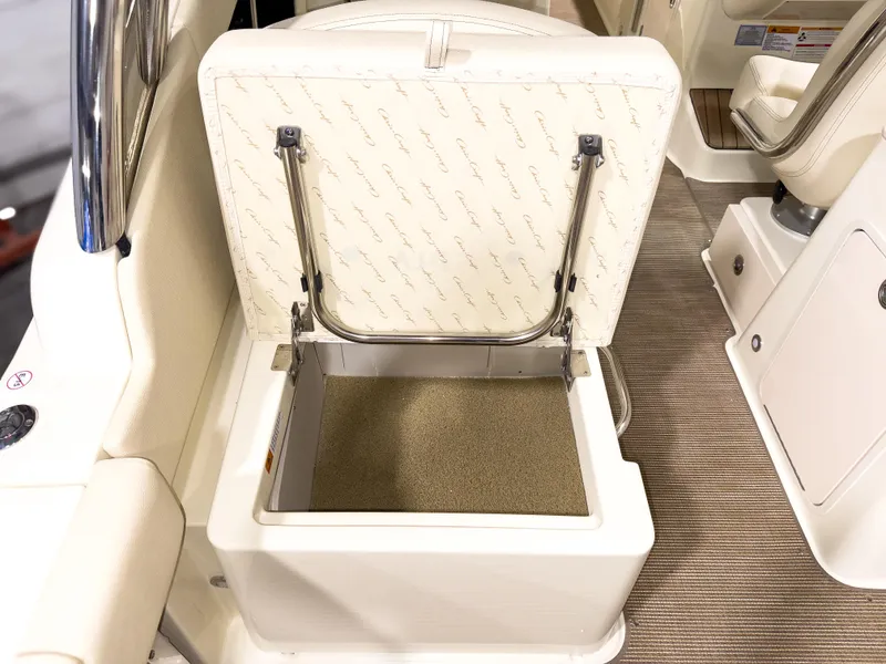 Slide: The Image of Chris-Craft Calypso 28 - 8