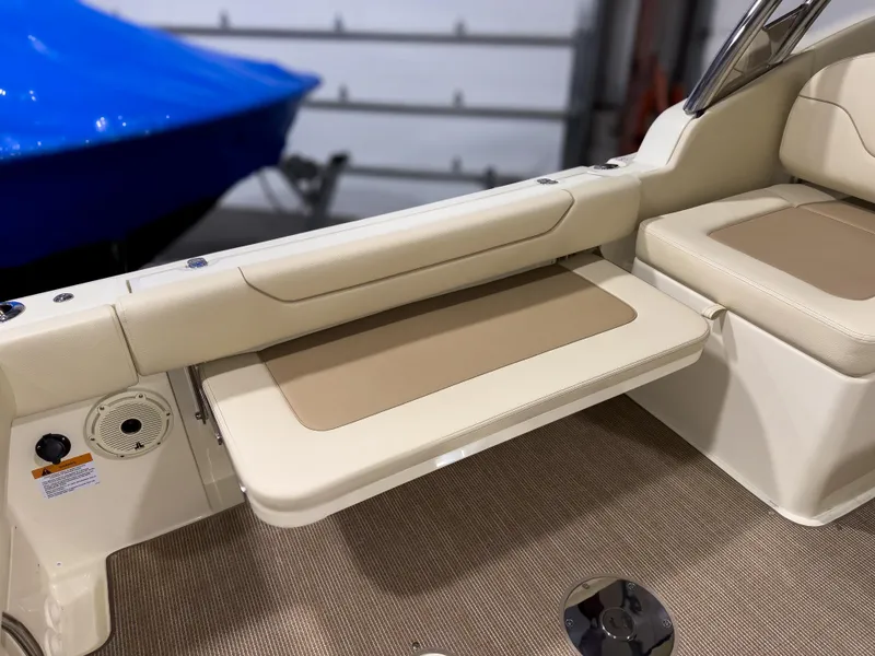 Slide: The Image of Chris-Craft Calypso 28 - 9