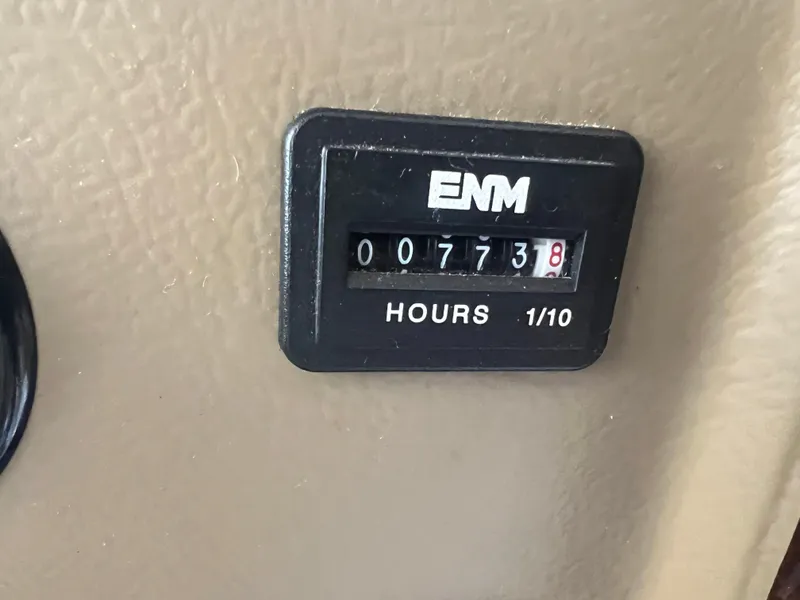 Slide: The Image of Hour meter on a 2012 Thor 37DT showing 773.8 hours. - 24