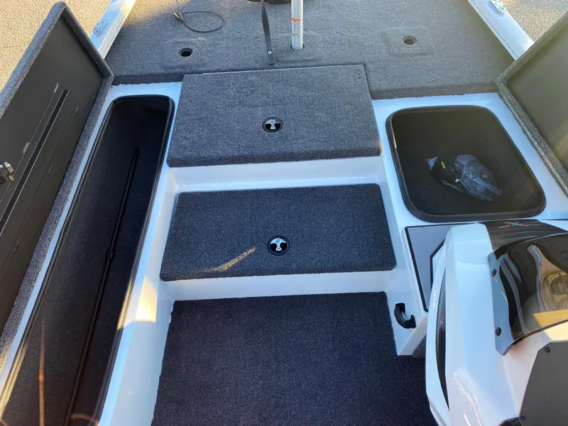 Slide: The Image of 2024 Vexus AVX181 - 13