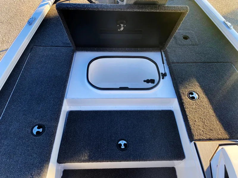 Slide: The Image of 2024 Vexus AVX181 - 14