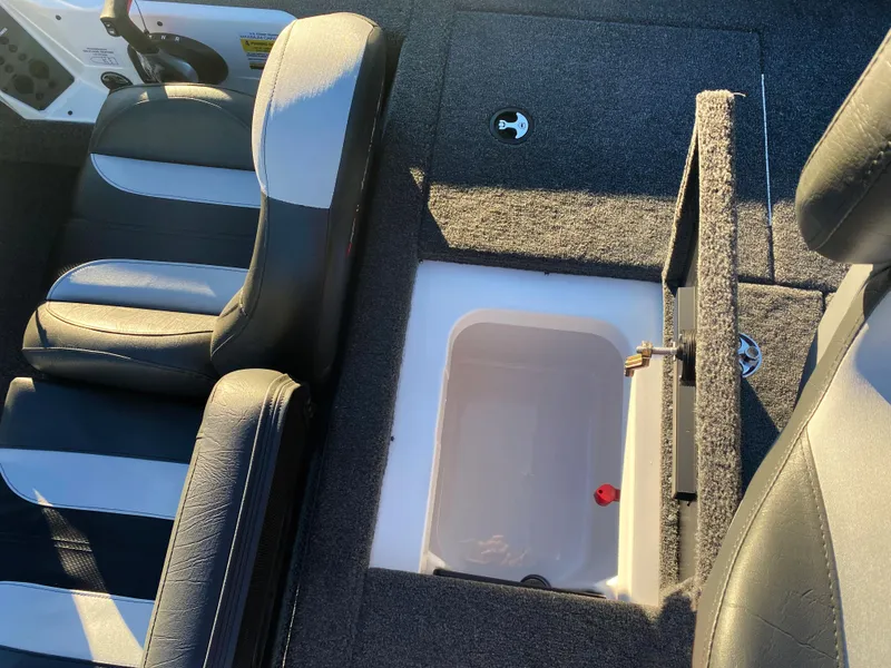 Slide: The Image of 2024 Vexus AVX181 - 19