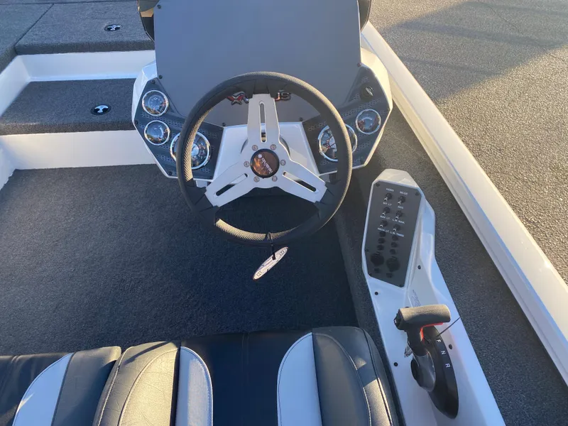 Slide: The Image of 2024 Vexus AVX181 - 23