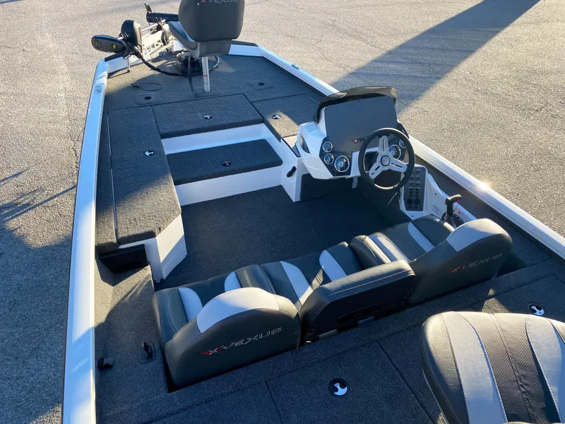 Slide: The Image of 2024 Vexus AVX181 - 8