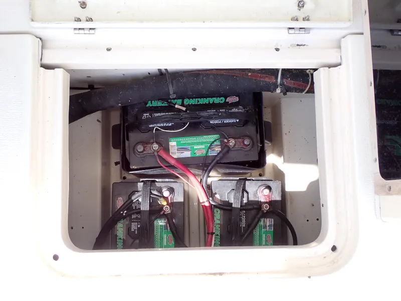 Slide: The Image of Battery compartment of a 1989 Blackfin 29 Combi boat. - 43