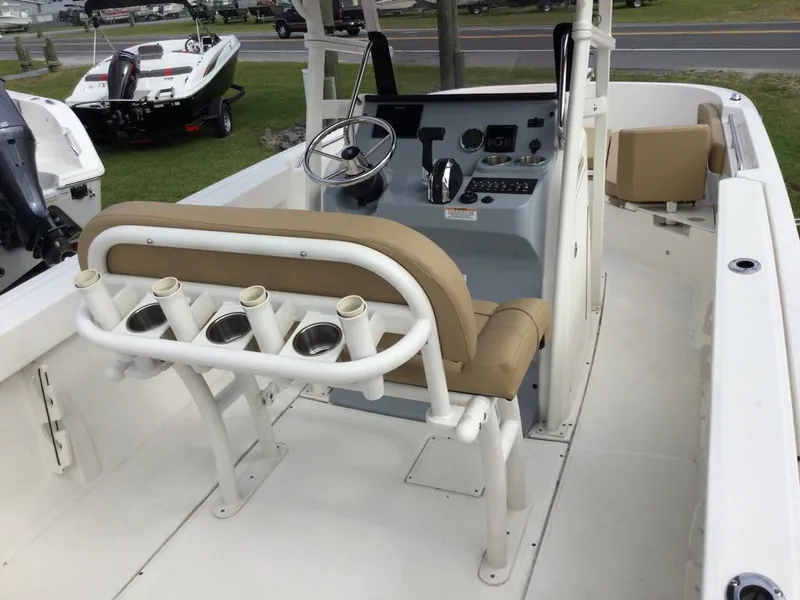 Slide: The Image of Bayliner CC22 TT GN/WT 200M 2024 - 2