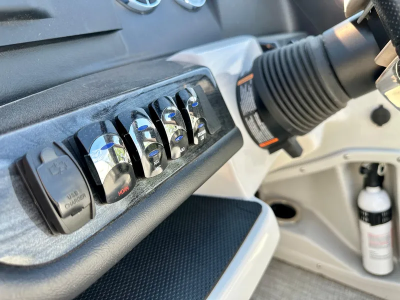 Slide: The Image of Control panel of 2023 Tahoe Pontoon 23FT Cascade Versatile Rear Bench boat. - 7