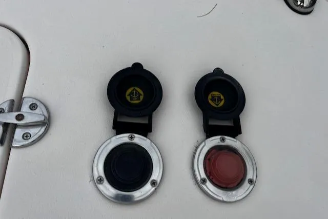 Slide: The Image of GRADY WHITE 330 Express - 12