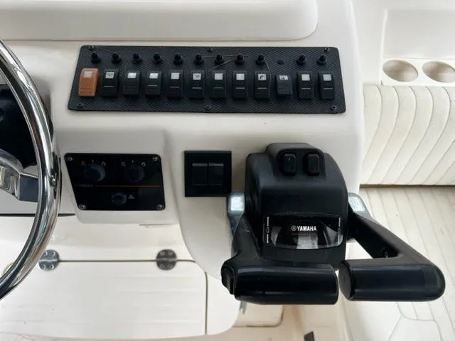 Slide: The Image of GRADY WHITE 330 Express - 19