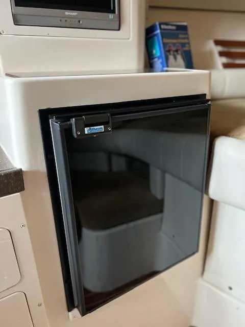 Slide: The Image of GRADY WHITE 330 Express - 25