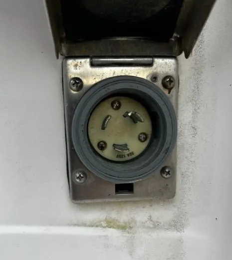 Slide: The Image of GRADY WHITE 330 Express - 39