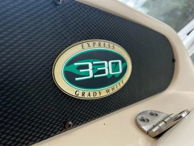 Slide: The Image of GRADY WHITE 330 Express - 40
