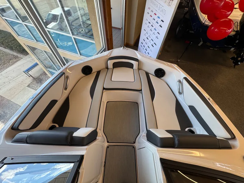 Slide: The Image of Yamaha 195 AR 2024 - 10