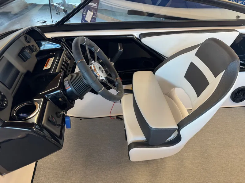 Slide: The Image of Yamaha 195 AR 2024 - 13
