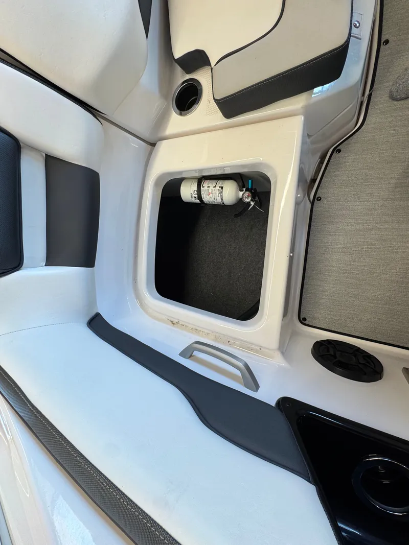 Slide: The Image of Yamaha 195 AR 2024 - 17