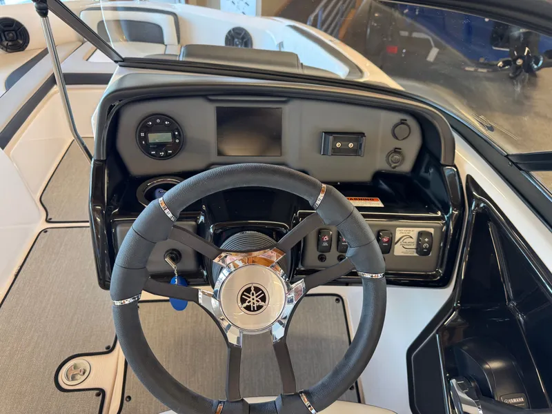 Slide: The Image of Yamaha 195 AR 2024 - 3