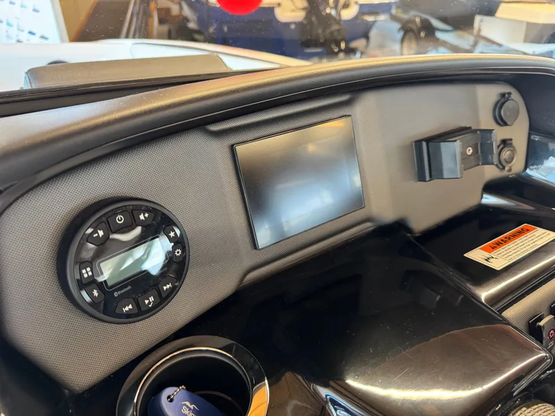 Slide: The Image of Yamaha 195 AR 2024 - 5