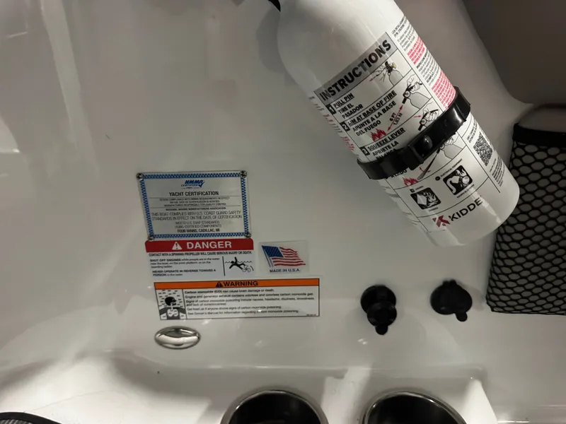 Slide: The Image of Four Winns HD8 2024 - 49