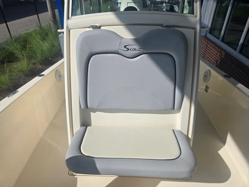 Slide: The Image of Scout 251 XS 2017 - 9