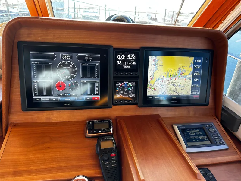 Slide: The Image of Helm Electronics - 17