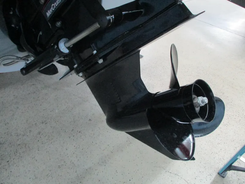 Slide: The Image of Bayliner VR6 Bowrider I/O 2018 - 14