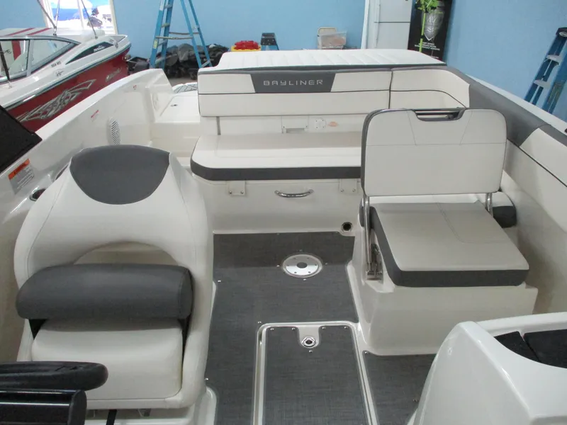 Slide: The Image of Bayliner VR6 Bowrider I/O 2018 - 17