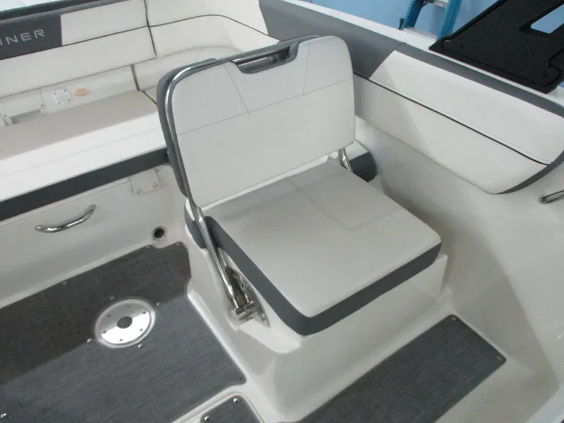 Slide: The Image of Bayliner VR6 Bowrider I/O 2018 - 19