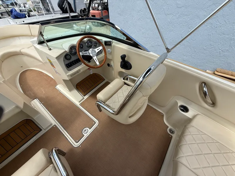 Slide: The Image of Chris-Craft LAUNCH 22 HERITAGE EDITION 2017 - 19