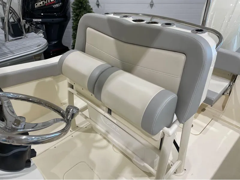 Slide: The Image of Scout 240 XSF 2024 - 13