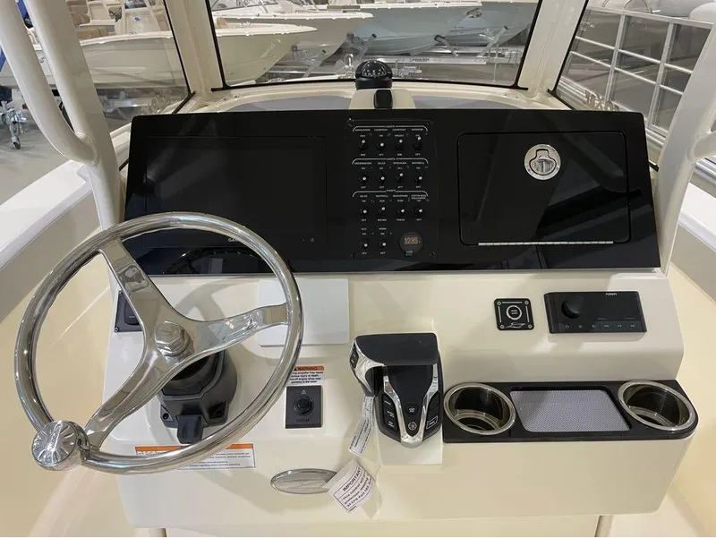 Slide: The Image of Scout 240 XSF 2024 - 15