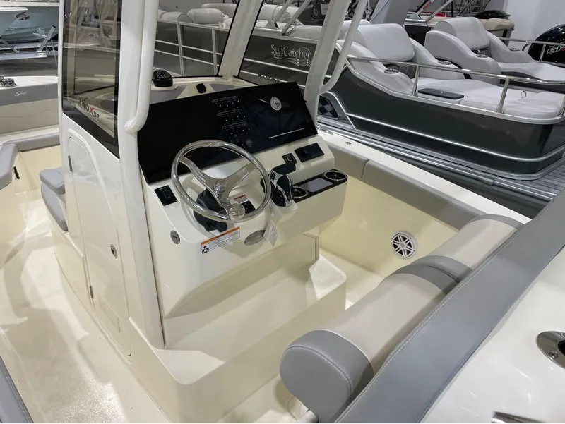 Slide: The Image of Scout 240 XSF 2024 - 18