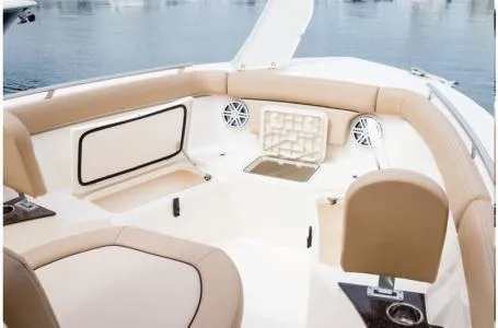 Slide: The Image of Scout 240 XSF 2024 - 24