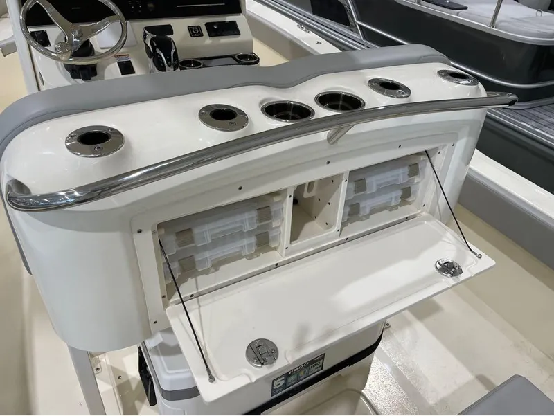 Slide: The Image of Scout 240 XSF 2024 - 35