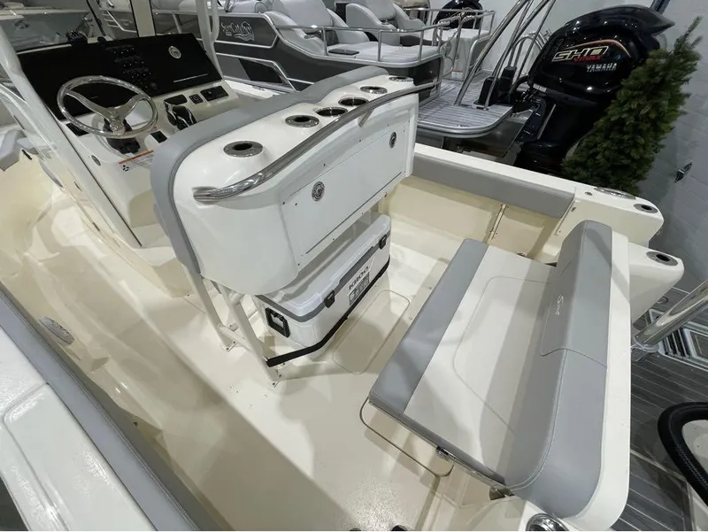 Slide: The Image of Scout 240 XSF 2024 - 39