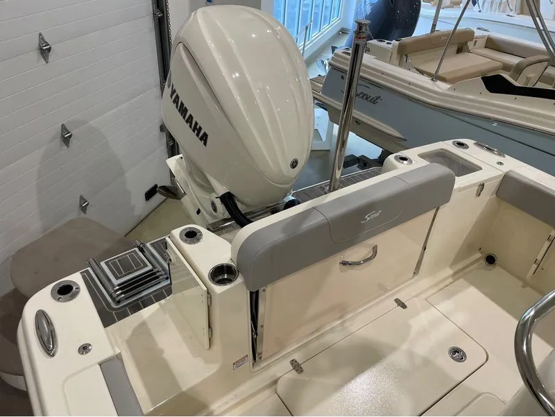 Slide: The Image of Scout 240 XSF 2024 - 40