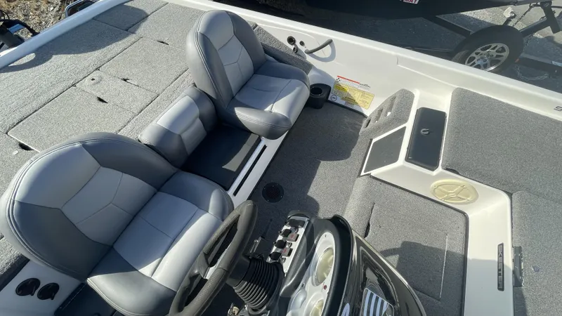 Slide: The Image of Skeeter ZX225 2011 - 22