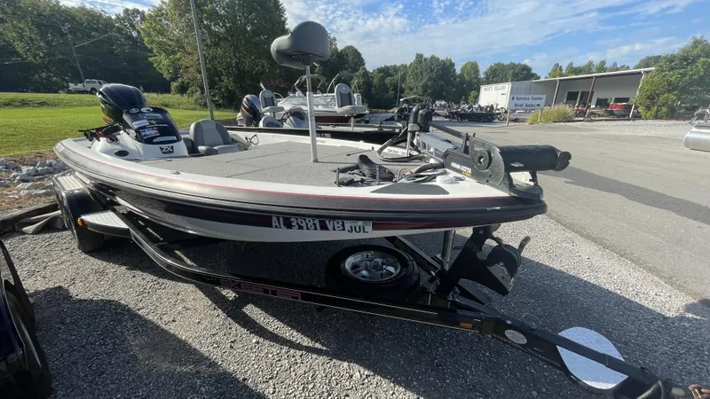 Slide: The Image of Skeeter ZX225 2011 - 3