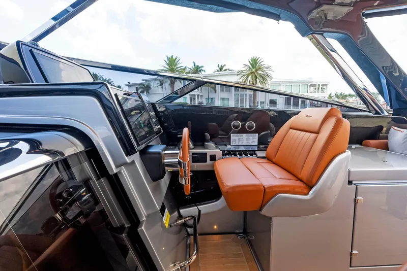 Slide: The Image of Riva 48' DOLCERIVA 2024 - 34