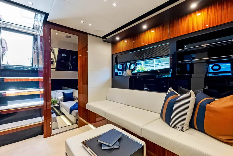 Slide: The Image of Riva 48' DOLCERIVA 2024 - 46