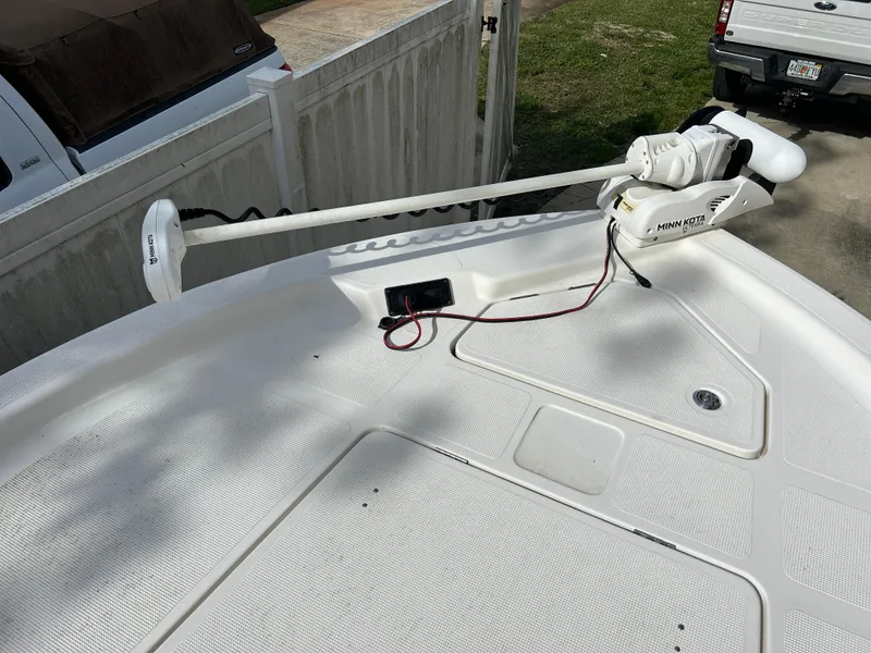 Slide: The Image of 2020 Aquasport 244 Bay boat deck with Minn Kota trolling motor. - 22