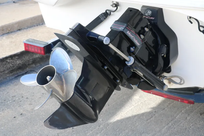 Slide: The Image of 2011 Larson LX850 Classic SF boat with Mercury MerCruiser outdrive. - 4