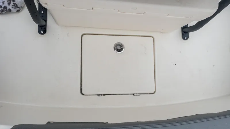 Slide: The Image of Hatch compartment on 2024 Pathfinder 2300 HPS boat. - 37