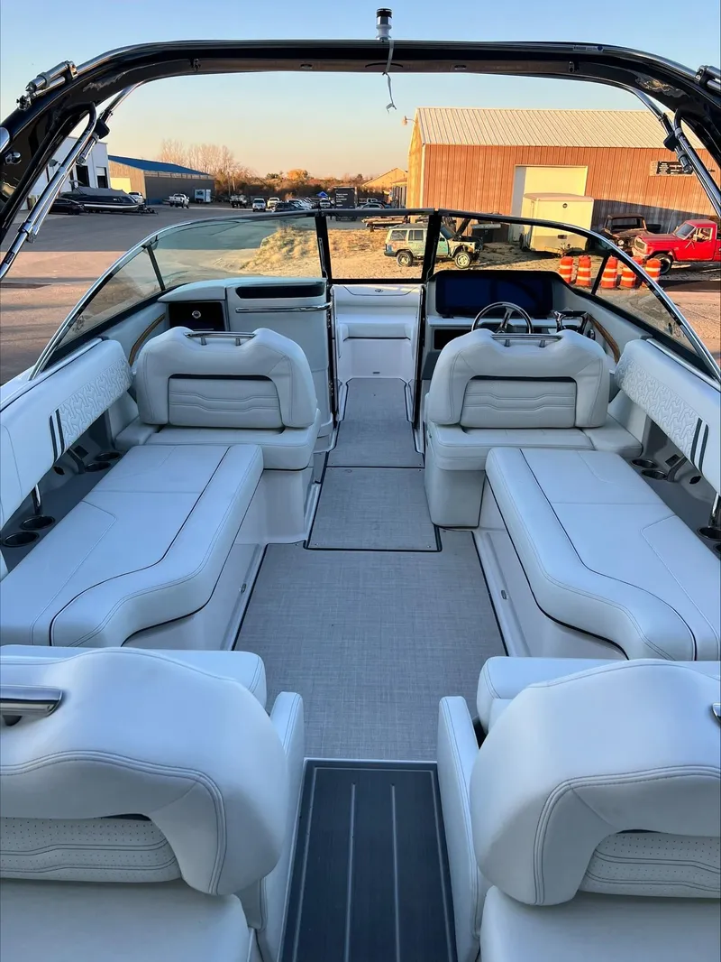 Slide: The Image of Regal LX9 2024 - 14